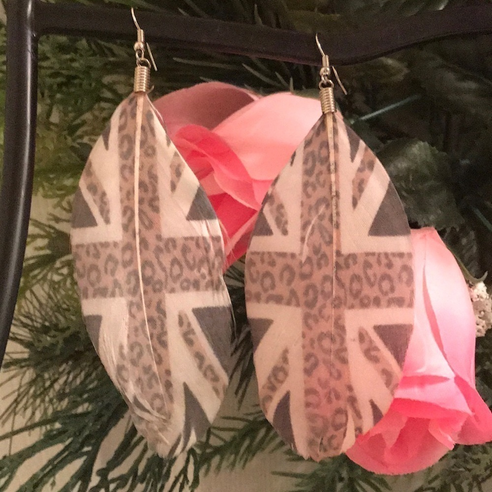 🔥ON SALE🔥3/$25🔥 💖LA Design💖Handmade Earrings